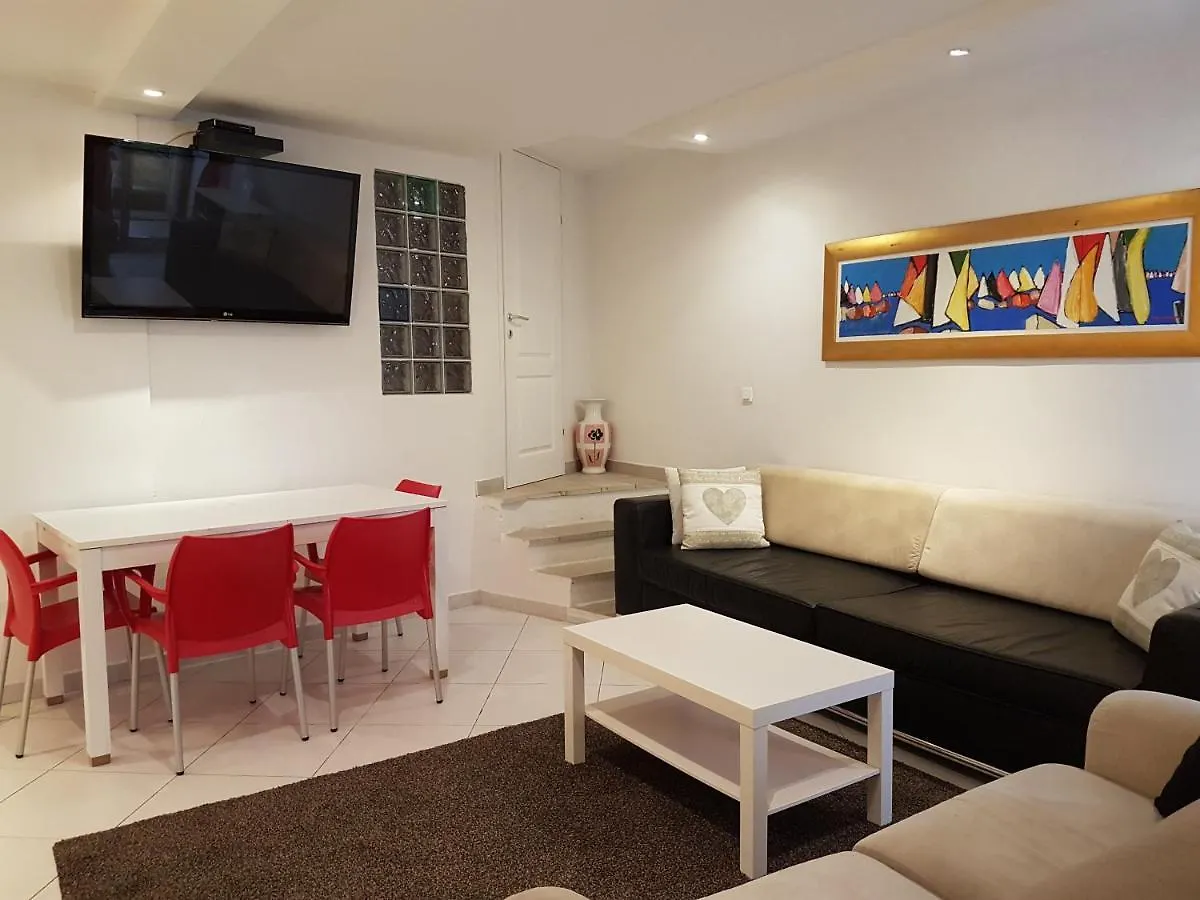 Art House Apartment Porec 0*,